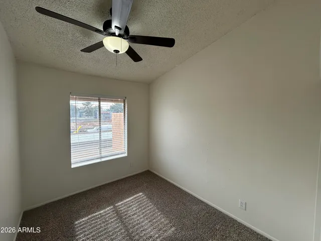 $1,400 | 5827 North 59th Drive, Glendale, AZ 85301