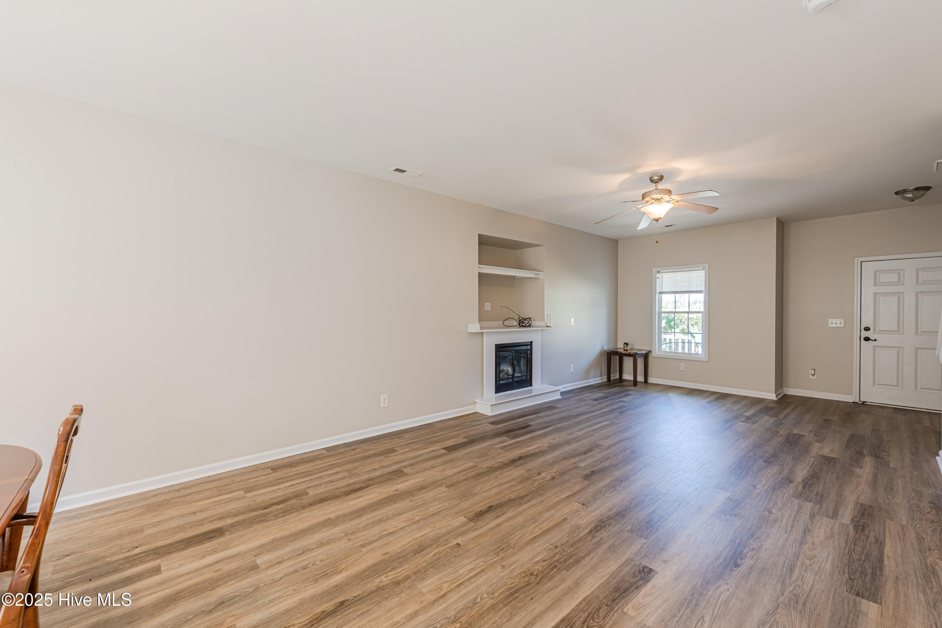 472 Comfort Road Richlands, NC 28574 - Photo 5 of 42 living room (1 of 2)