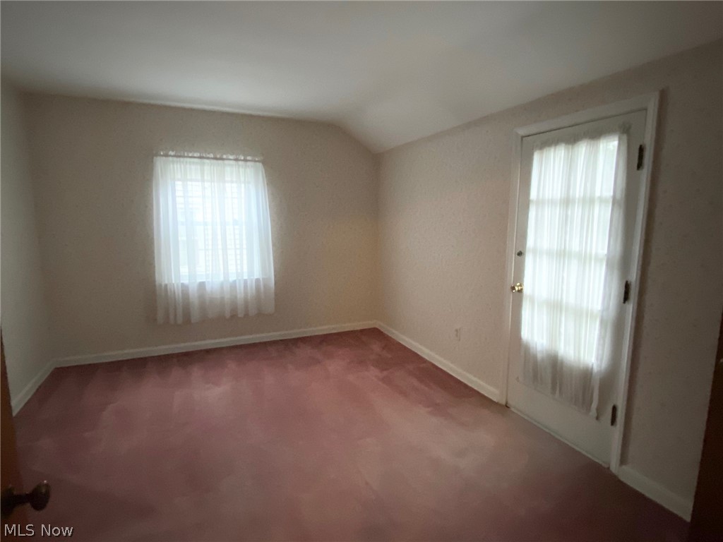 5260 Edenhurst Road Cleveland, OH 44124 - Photo 9 of 16
