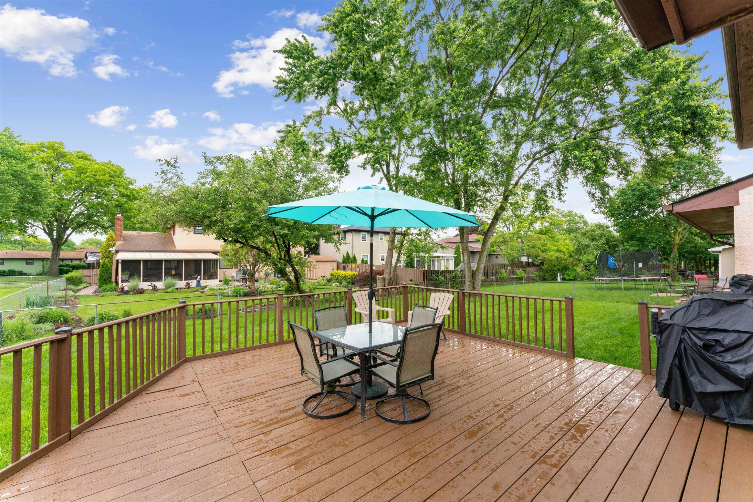 1648 Sandhurst Road Columbus, OH 43229 - Photo 37 of 41 Deck