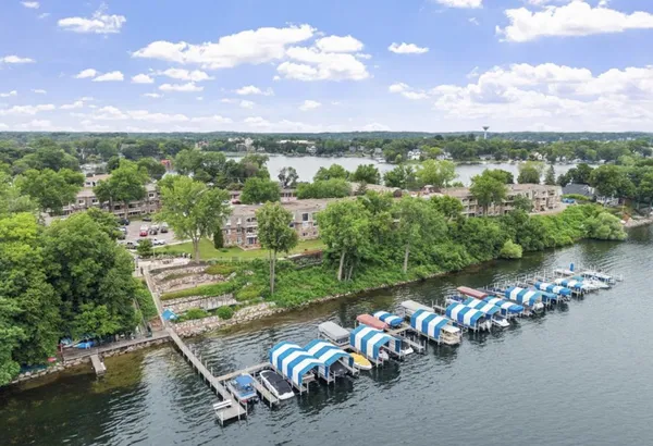 $214,900 | 4371 Wilshire Boulevard, Unit 303, Mound, MN 55364