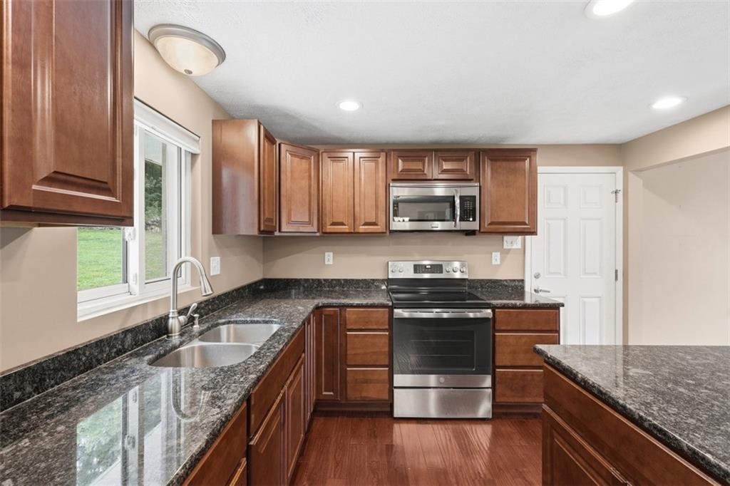 1131 Old Rte 31 Mount Pleasant, PA 15666 - Photo 16 of 45