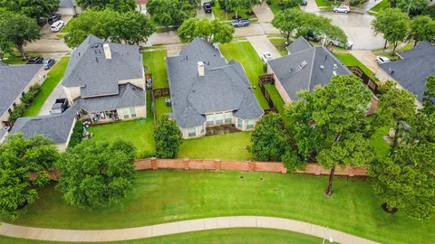 $320,000 | 15922 Azalea Shores Court, Houston, TX 77044