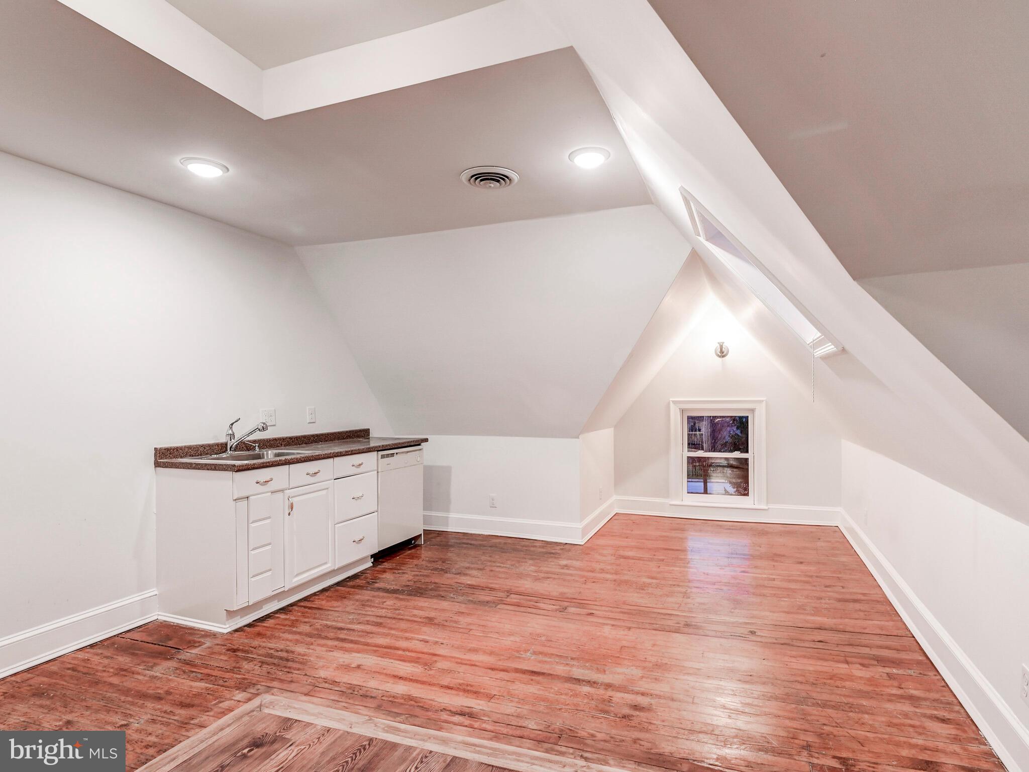 5701 Roland Avenue Baltimore, MD 21210 - Photo 45 of 107