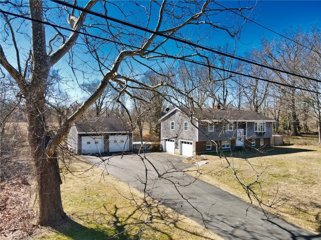58 Indian Point Road Tiverton, RI 02878 - Photo 3 of 49