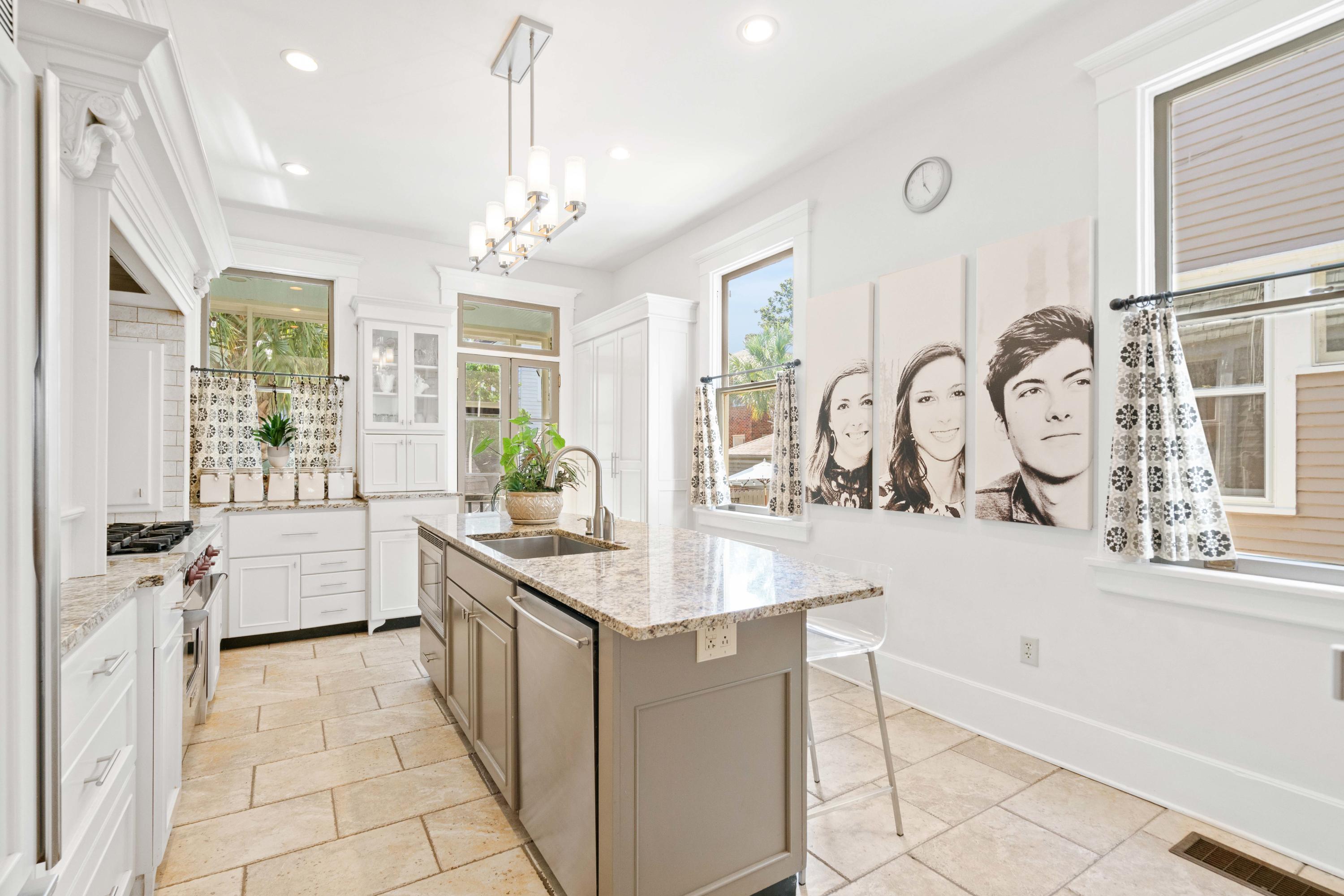 5 Colonial Street Charleston, SC 29401 - Photo 14 of 47 5Colonial_NickCannPhoto-35_