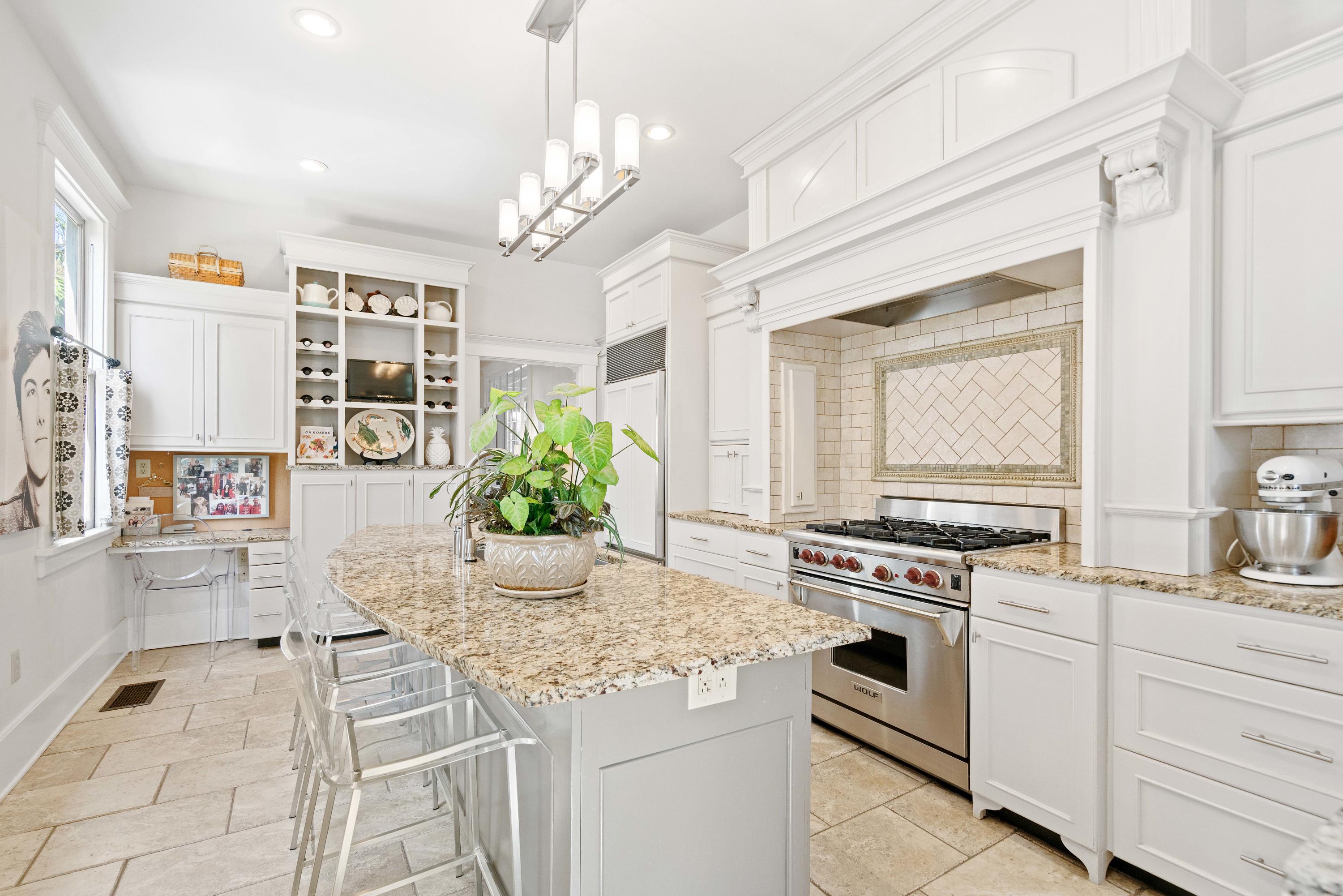 5 Colonial Street Charleston, SC 29401 - Photo 15 of 47 5Colonial_NickCannPhoto-38_
