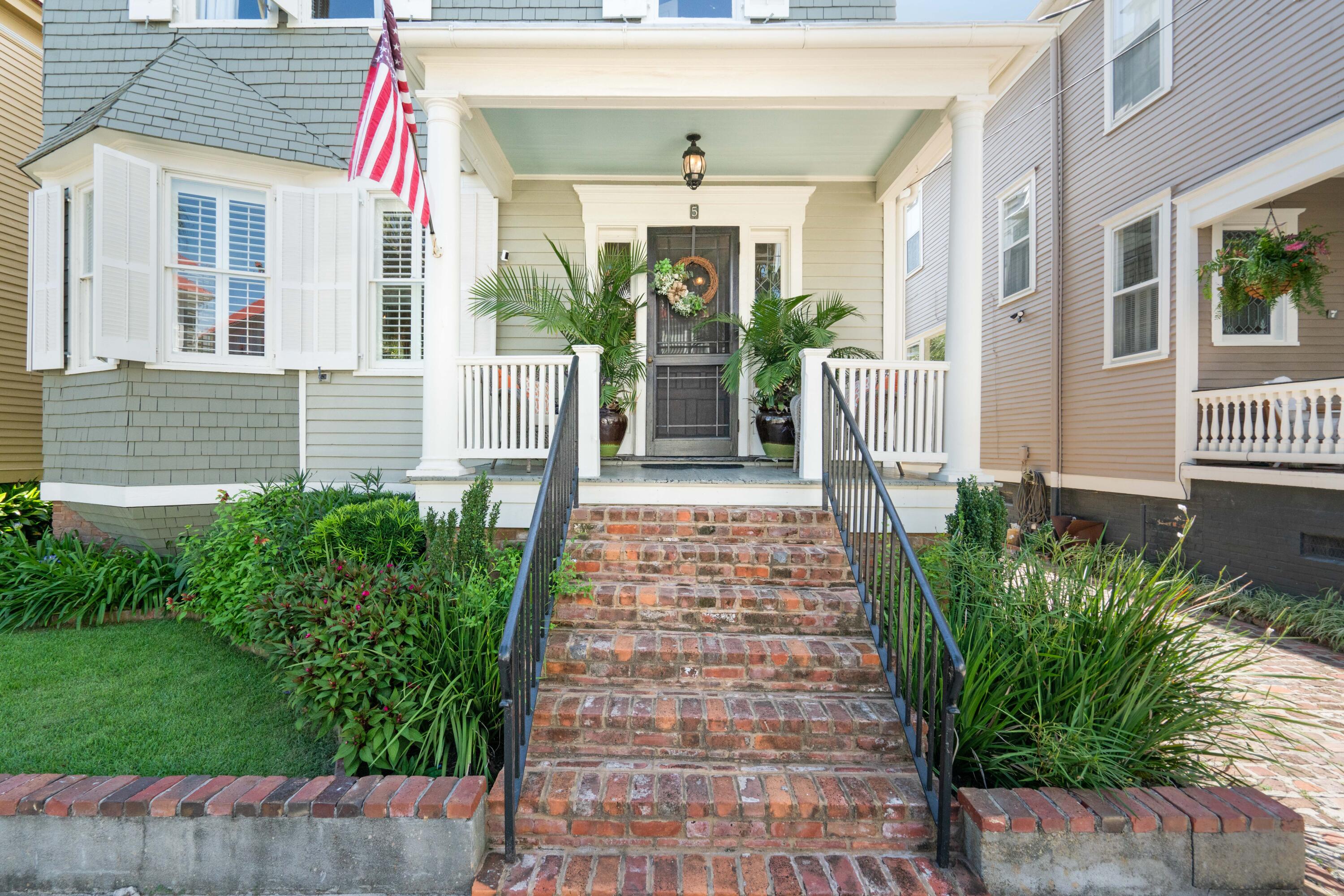 5 Colonial Street Charleston, SC 29401 - Photo 5 of 47 5Colonial_NickCannPhoto-3_