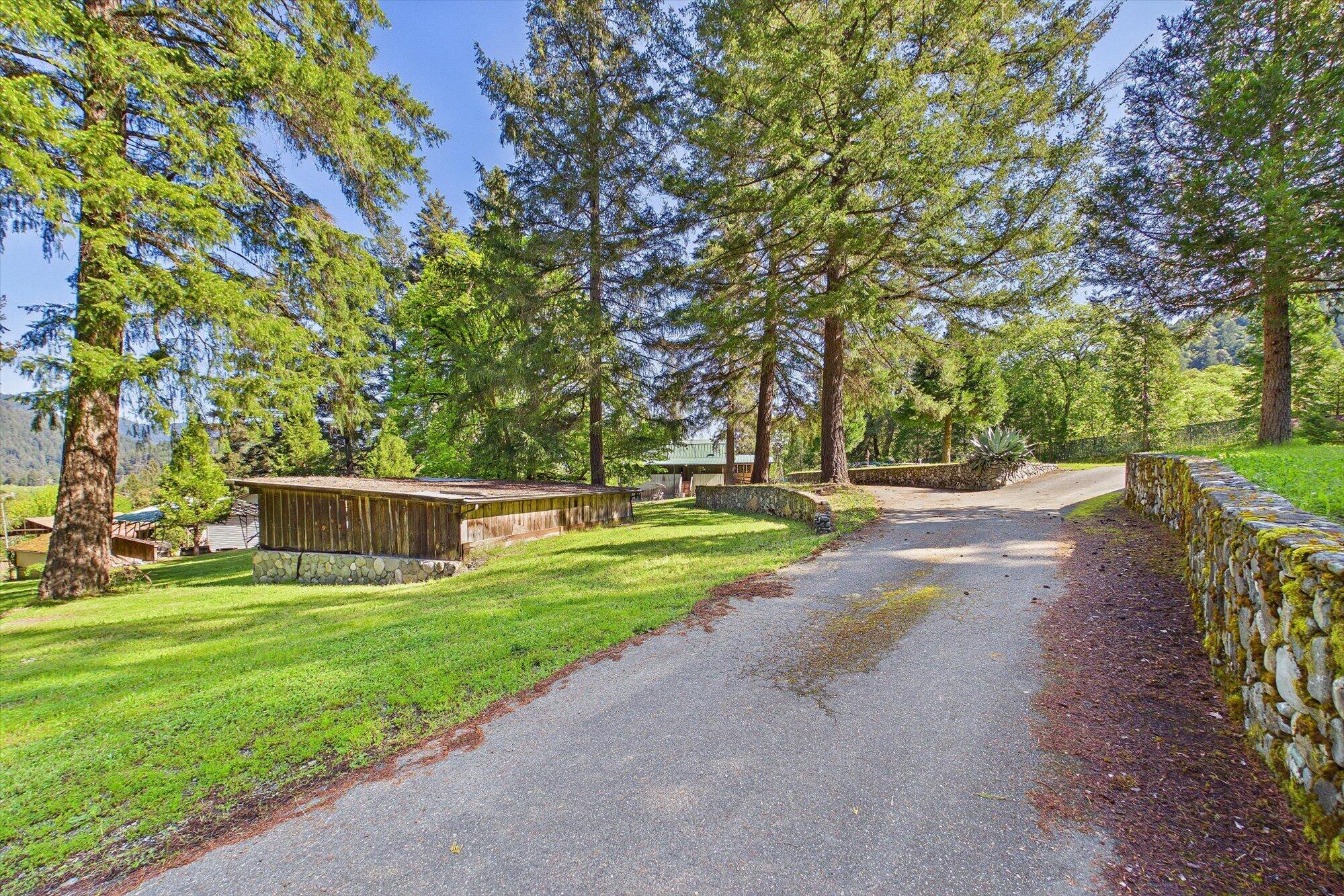 1490 Red Cap Road Orleans, CA 95556 - Photo 11 of 71