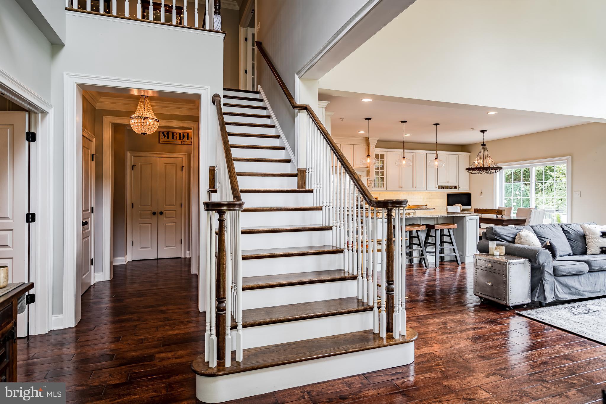 111 Dauphin Drive Springfield, PA 19064 - Photo 6 of 49 Foyer