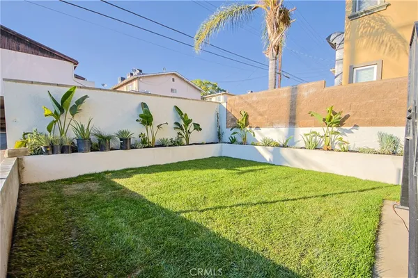 a view of an outdoor space