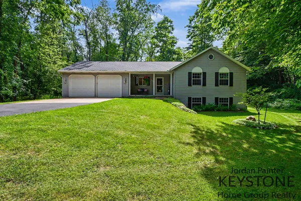 $499,900 | 58 Sagamore Trail Southeast, Lowell, MI 49331