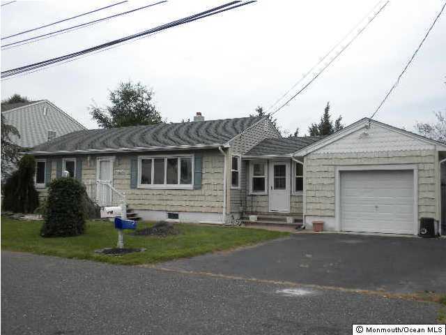 109 Foster Road Toms River, NJ 08753 - Photo 1 of 3 Primary Photo