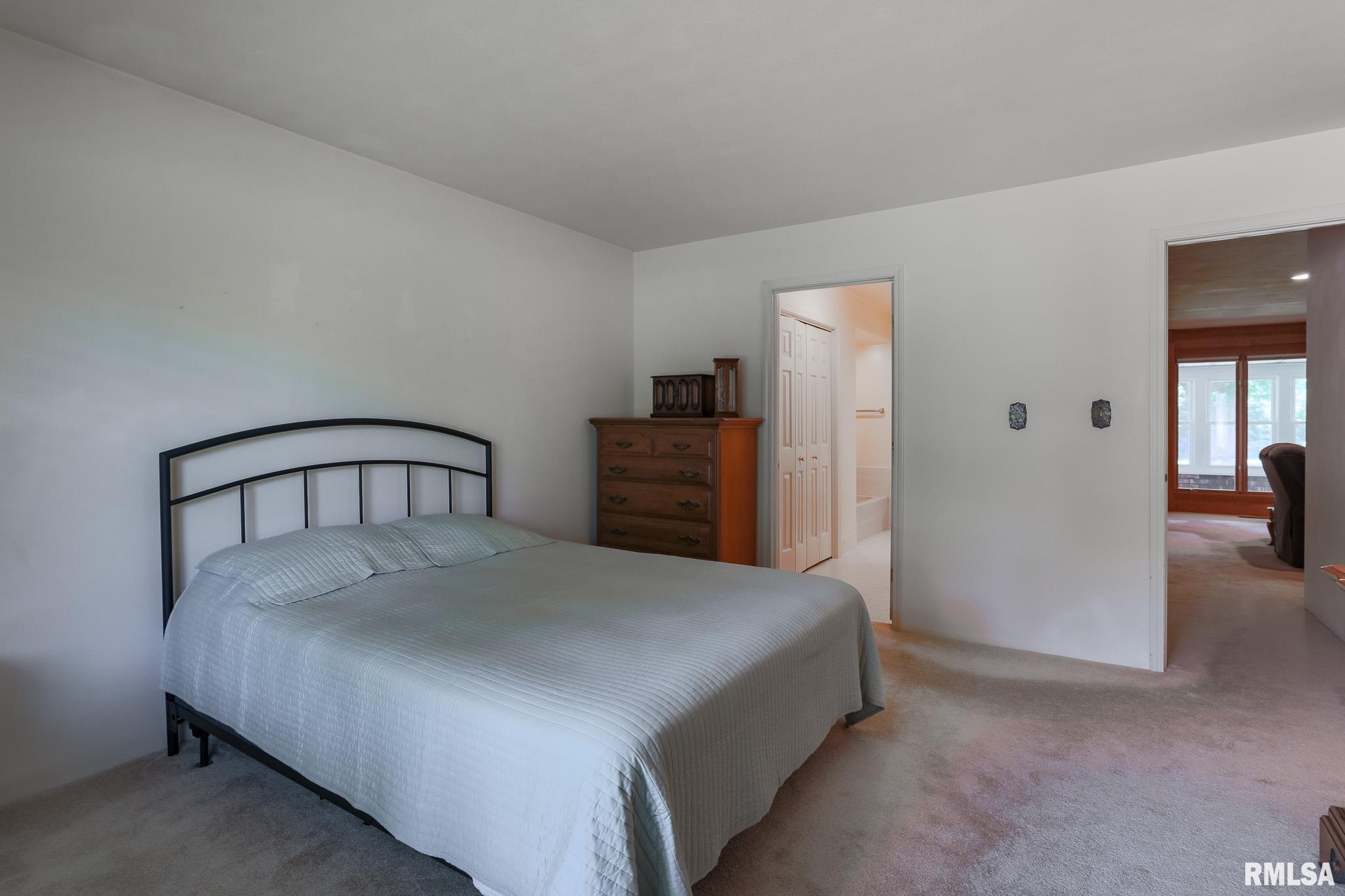 2816 Sheridan Road Pekin, IL 61554 - Photo 25 of 32