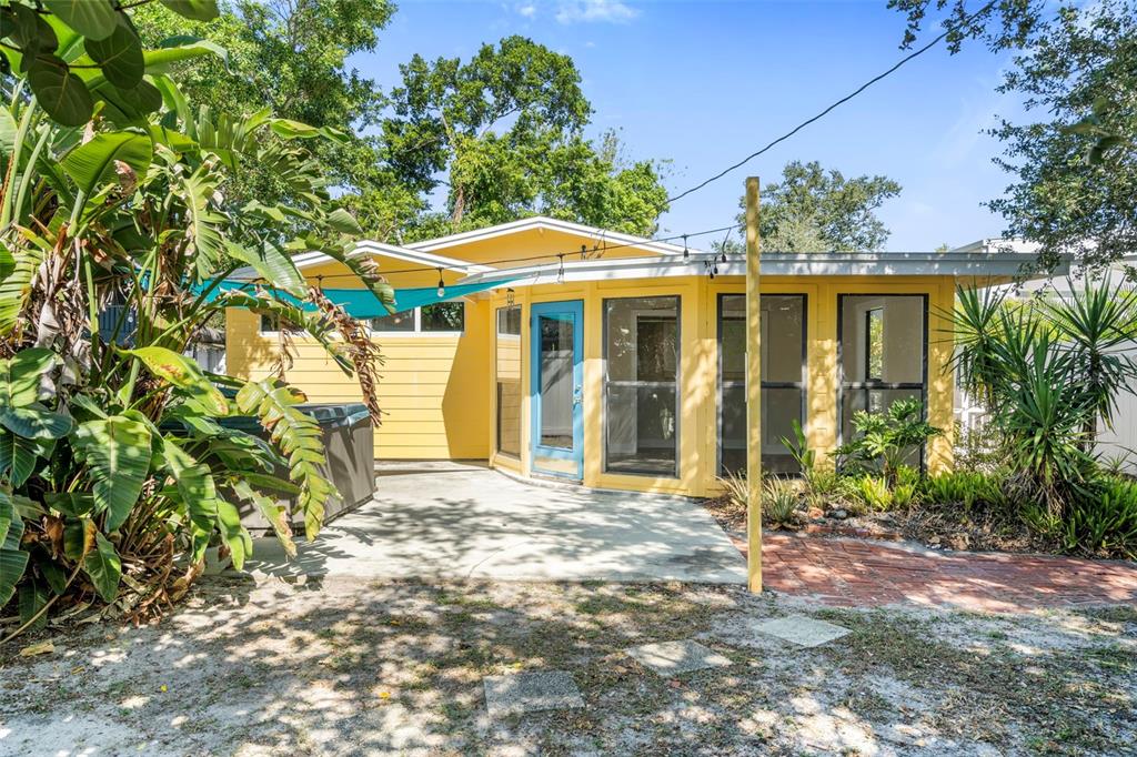 2380 Bay Street Sarasota, FL 34237 - Photo 37 of 48 a view of a house with backyard