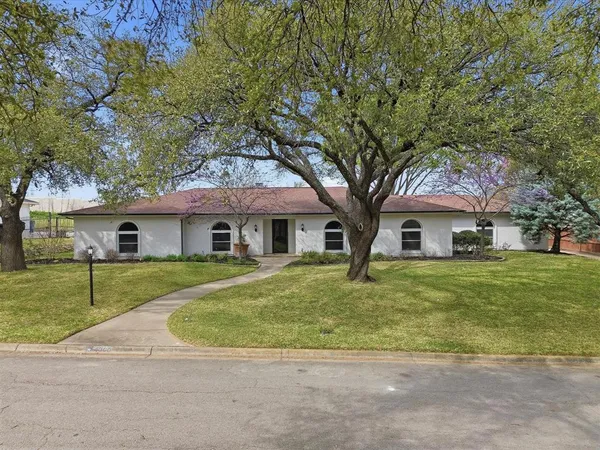 $650,000 | 4300 Winding Way, Benbrook, TX 76126