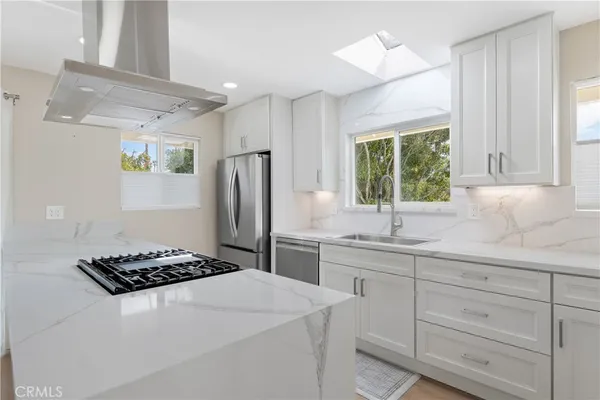 $5,000 | 928 Seaside Court, Ventura, CA 93001