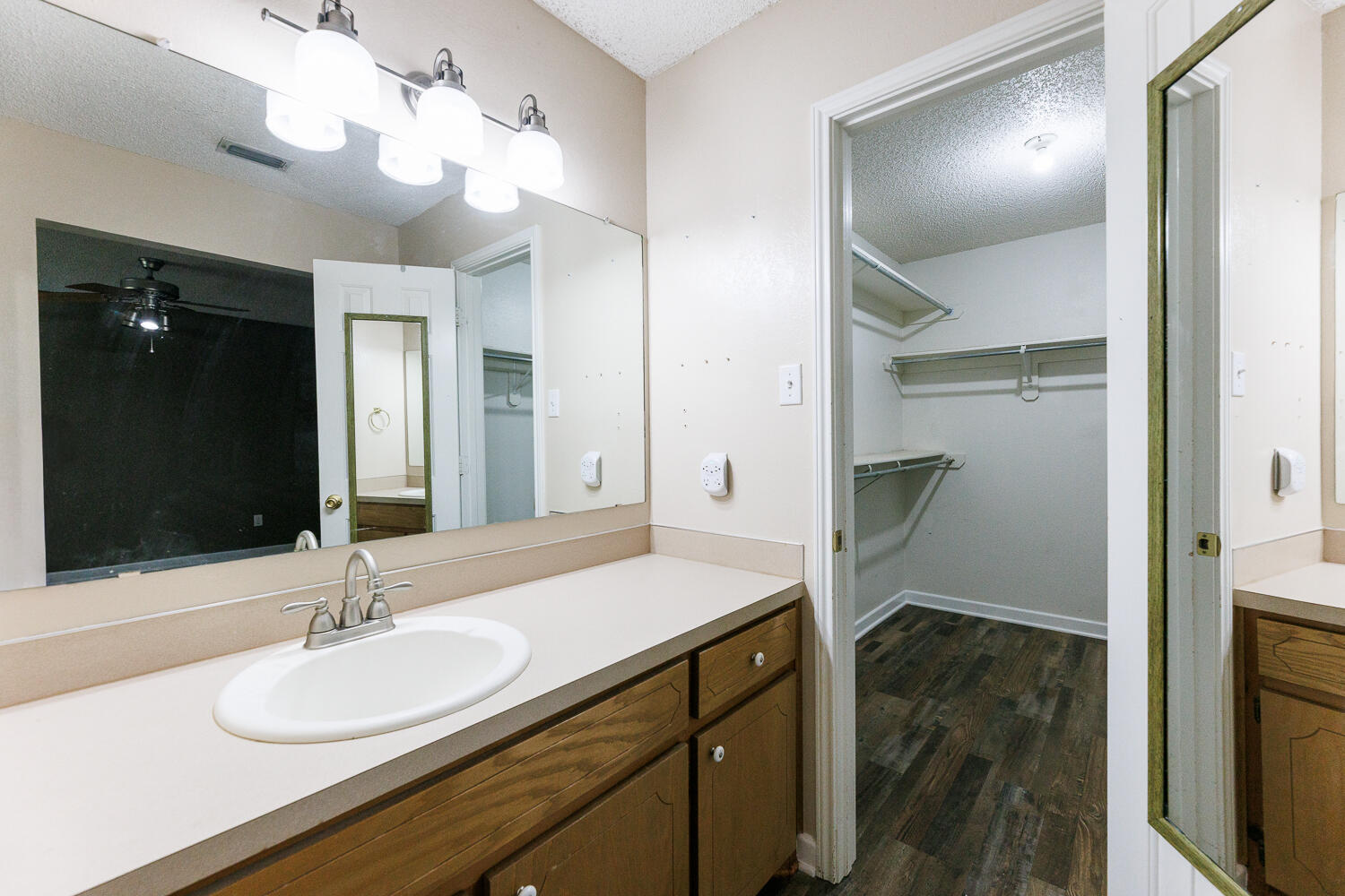 6301 33rd Street Lubbock, TX 79407 - Photo 23 of 41 Primary Bathroom