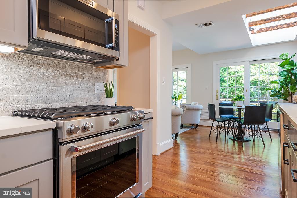 3607 Van Ness Street Northwest Washington, DC 20008 - Photo 19 of 47