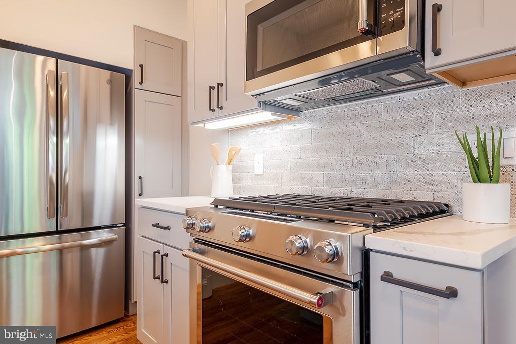 3607 Van Ness Street Northwest Washington, DC 20008 - Photo 20 of 47