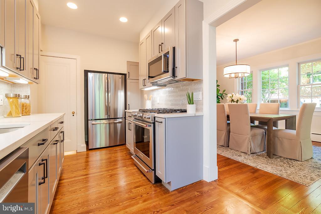 3607 Van Ness Street Northwest Washington, DC 20008 - Photo 22 of 47