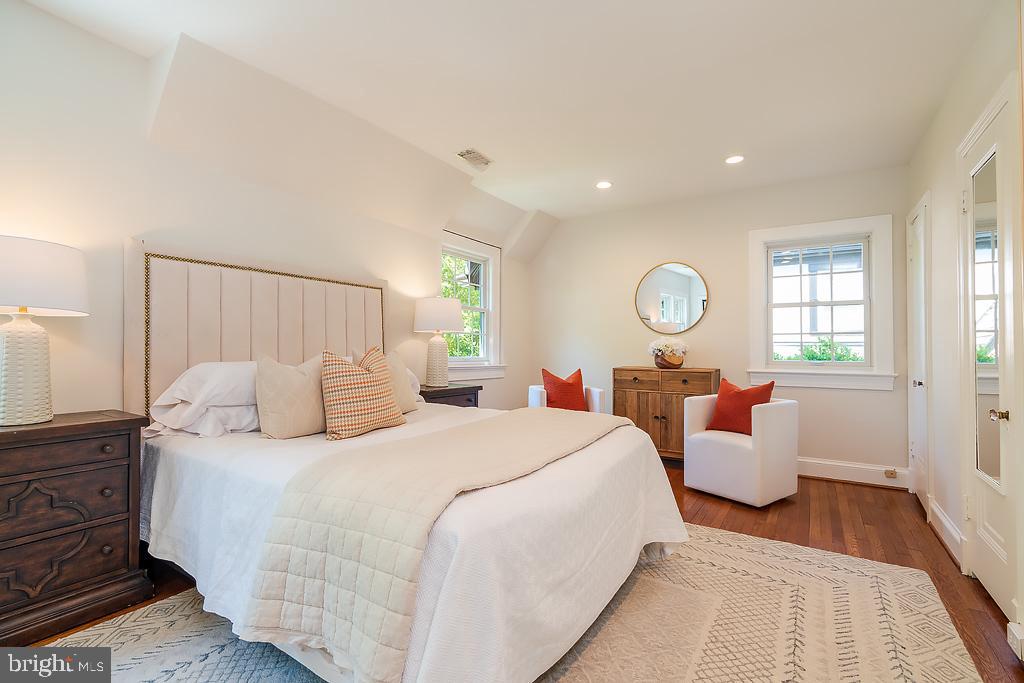 3607 Van Ness Street Northwest Washington, DC 20008 - Photo 23 of 47