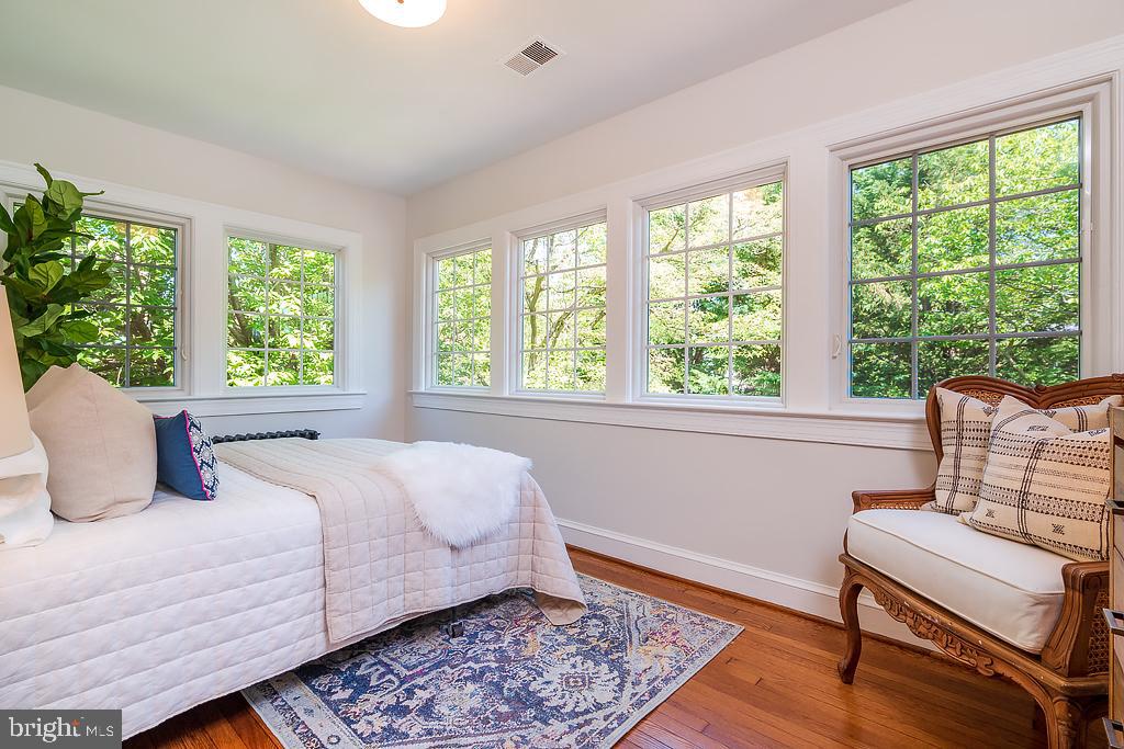 3607 Van Ness Street Northwest Washington, DC 20008 - Photo 27 of 47