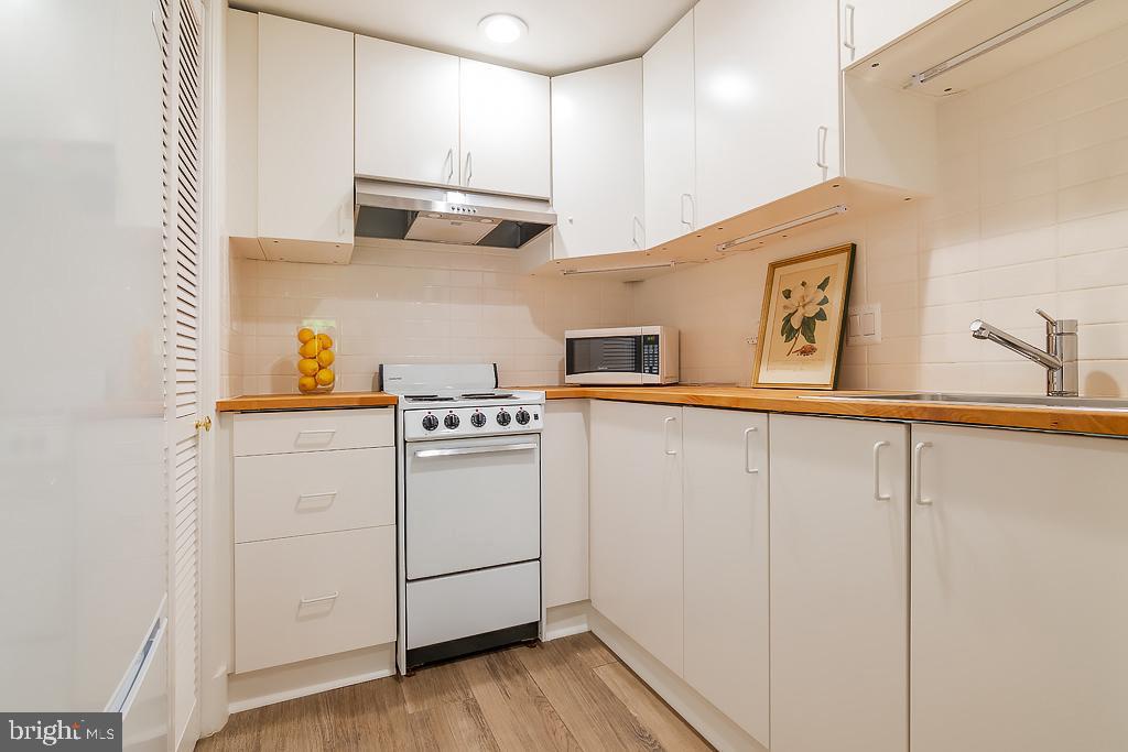 3607 Van Ness Street Northwest Washington, DC 20008 - Photo 37 of 47