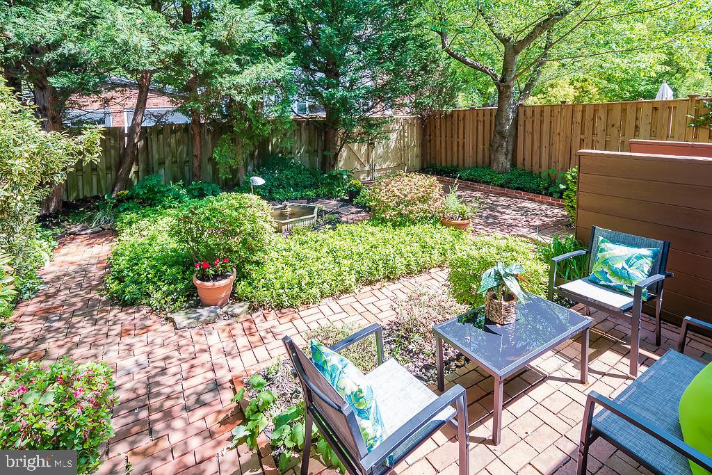 3607 Van Ness Street Northwest Washington, DC 20008 - Photo 38 of 47