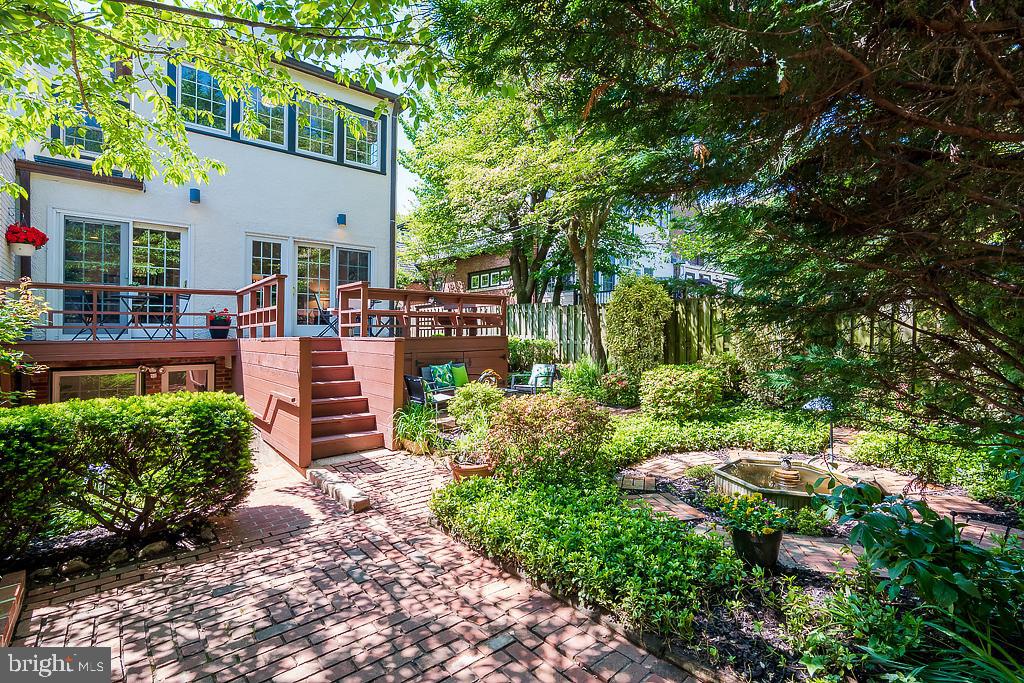 3607 Van Ness Street Northwest Washington, DC 20008 - Photo 39 of 47