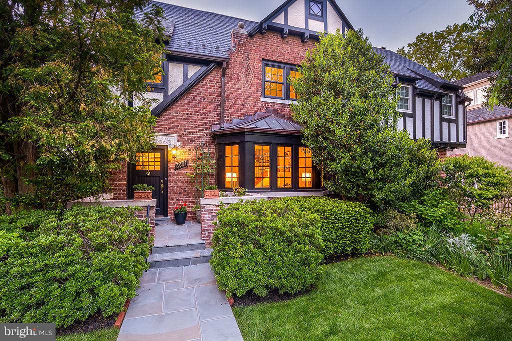 3607 Van Ness Street Northwest Washington, DC 20008 - Photo 44 of 47