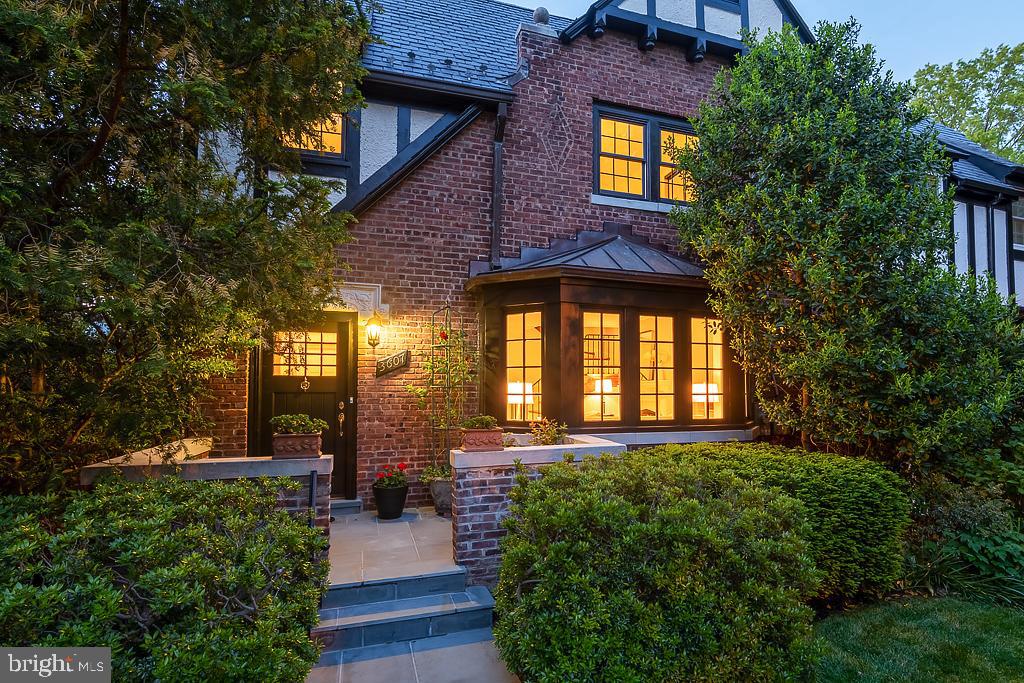 3607 Van Ness Street Northwest Washington, DC 20008 - Photo 45 of 47