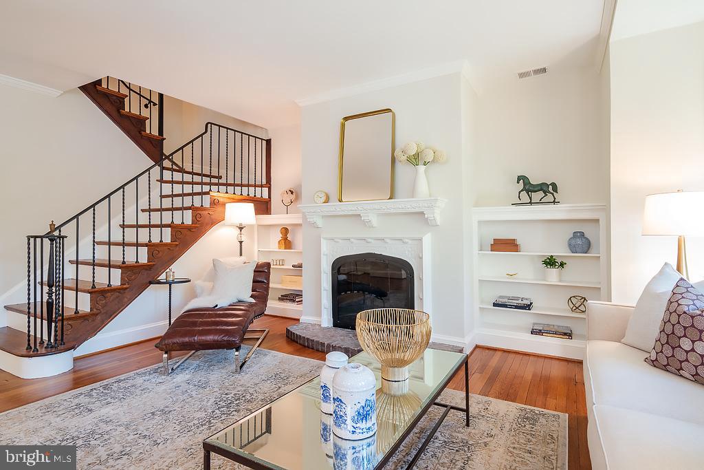 3607 Van Ness Street Northwest Washington, DC 20008 - Photo 7 of 47