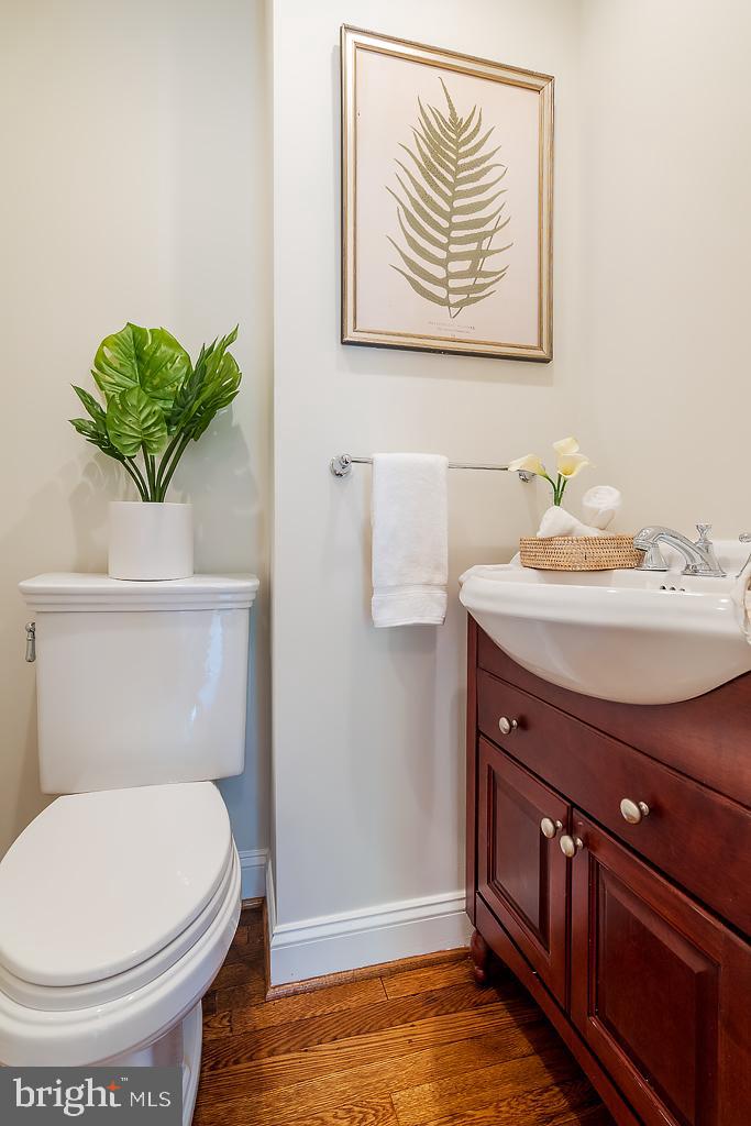 3607 Van Ness Street Northwest Washington, DC 20008 - Photo 9 of 47