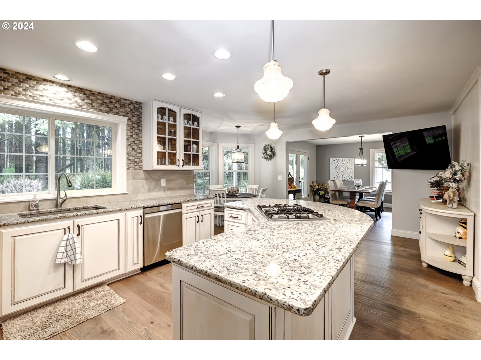 11855 Southwest Campbell Road Hillsboro, OR 97123 - Photo 12 of 45 Gallery Image 12