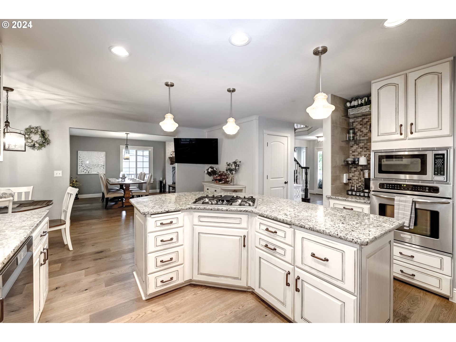 11855 Southwest Campbell Road Hillsboro, OR 97123 - Photo 13 of 45 Gallery Image 13