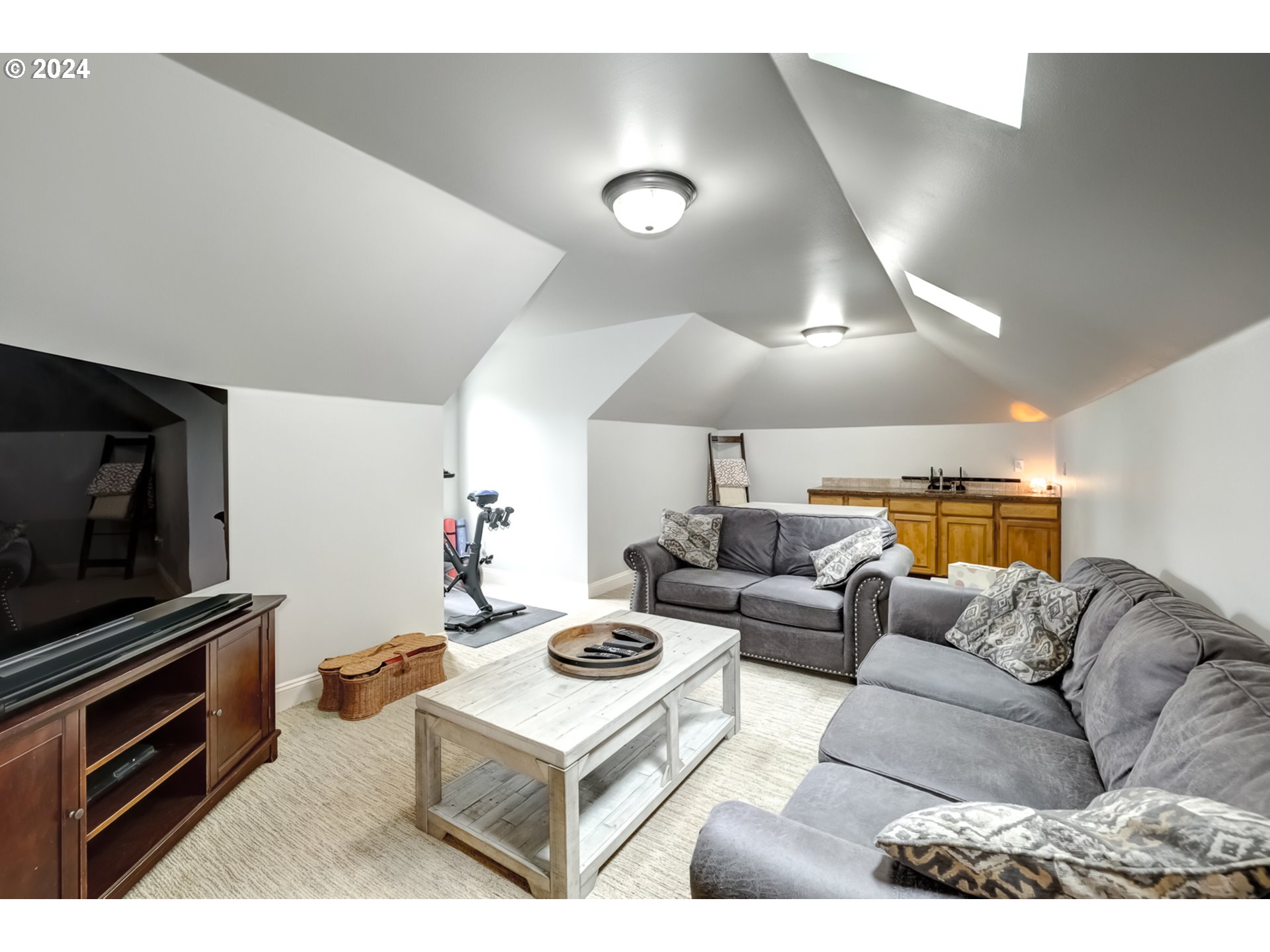 11855 Southwest Campbell Road Hillsboro, OR 97123 - Photo 24 of 45 Gallery Image 24