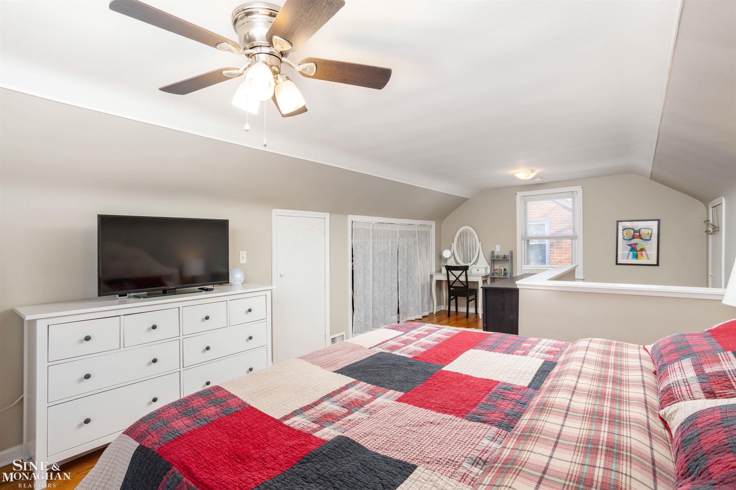 1849 Hampton Road Grosse Pointe, MI 48236 - Photo 27 of 42 50164738-ce385c0b-9714-4c1f-8e6c-1f84d14d72ef.JPG