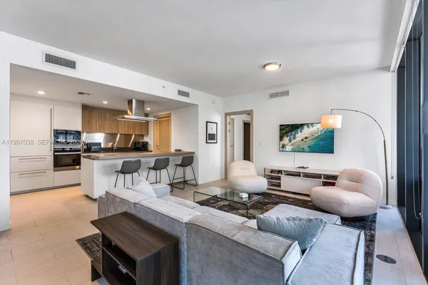$7,800 | 1000 Brickell Plaza, Unit 3609, Miami, FL 33131