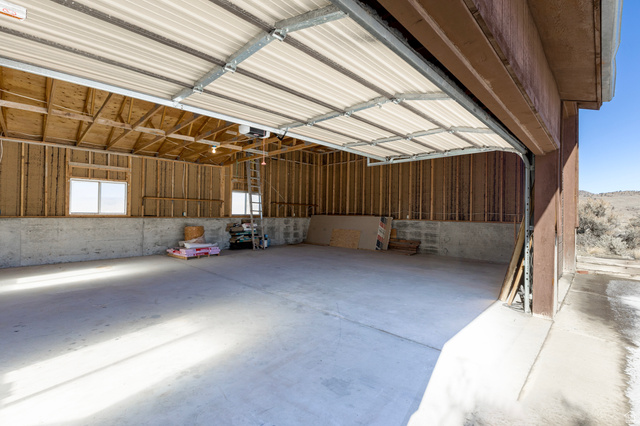 1208 East Tidwell Road Loa, UT 84747 - Photo 38 of 40 View of garage
