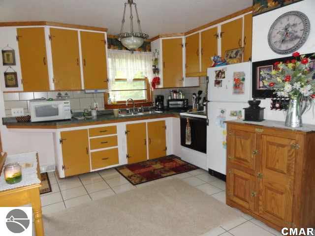 6405 West Airline Road Weidman, MI 48893 - Photo 3 of 8 1767793-2.JPG