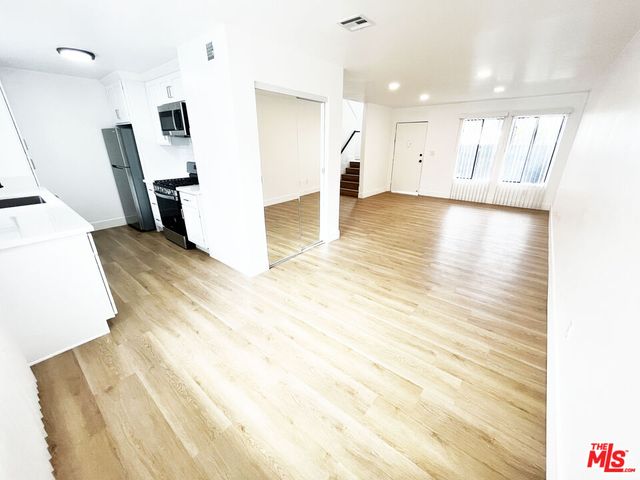 $3,250 | 4180 Marlton Avenue, Unit 13, Los Angeles, CA 90008