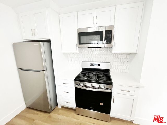 $3,250 | 4180 Marlton Avenue, Unit 13, Los Angeles, CA 90008