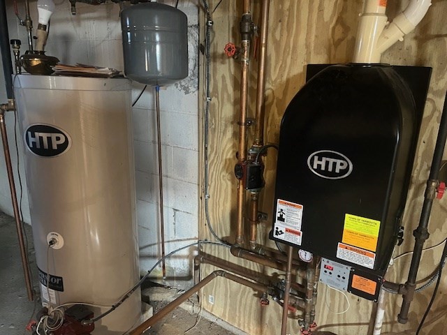 23 Lakewood Road Yarmouth, MA 02664 - Photo 14 of 15 a view of a fireplace with elevator