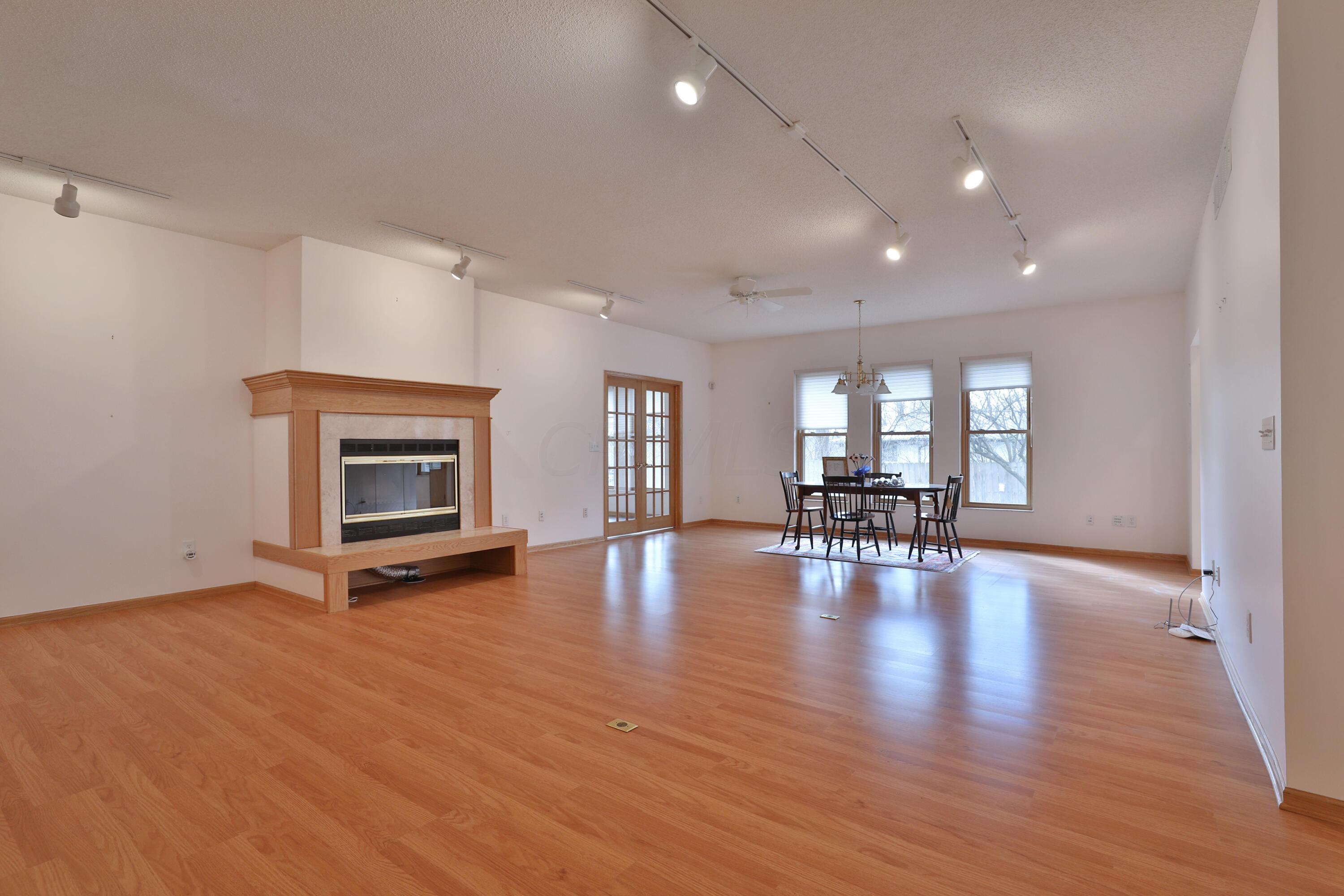 5892 Linworth Road Columbus, OH 43085 - Photo 11 of 68 5892-Linworth-11