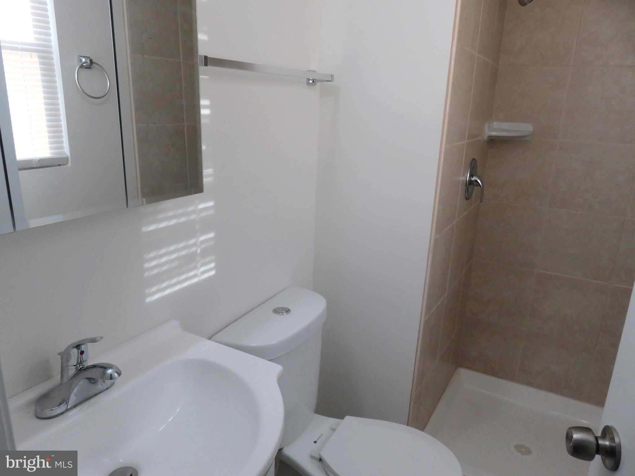 6717 Brompton Road Baltimore, MD 21207 - Photo 16 of 26 Bath (Master)