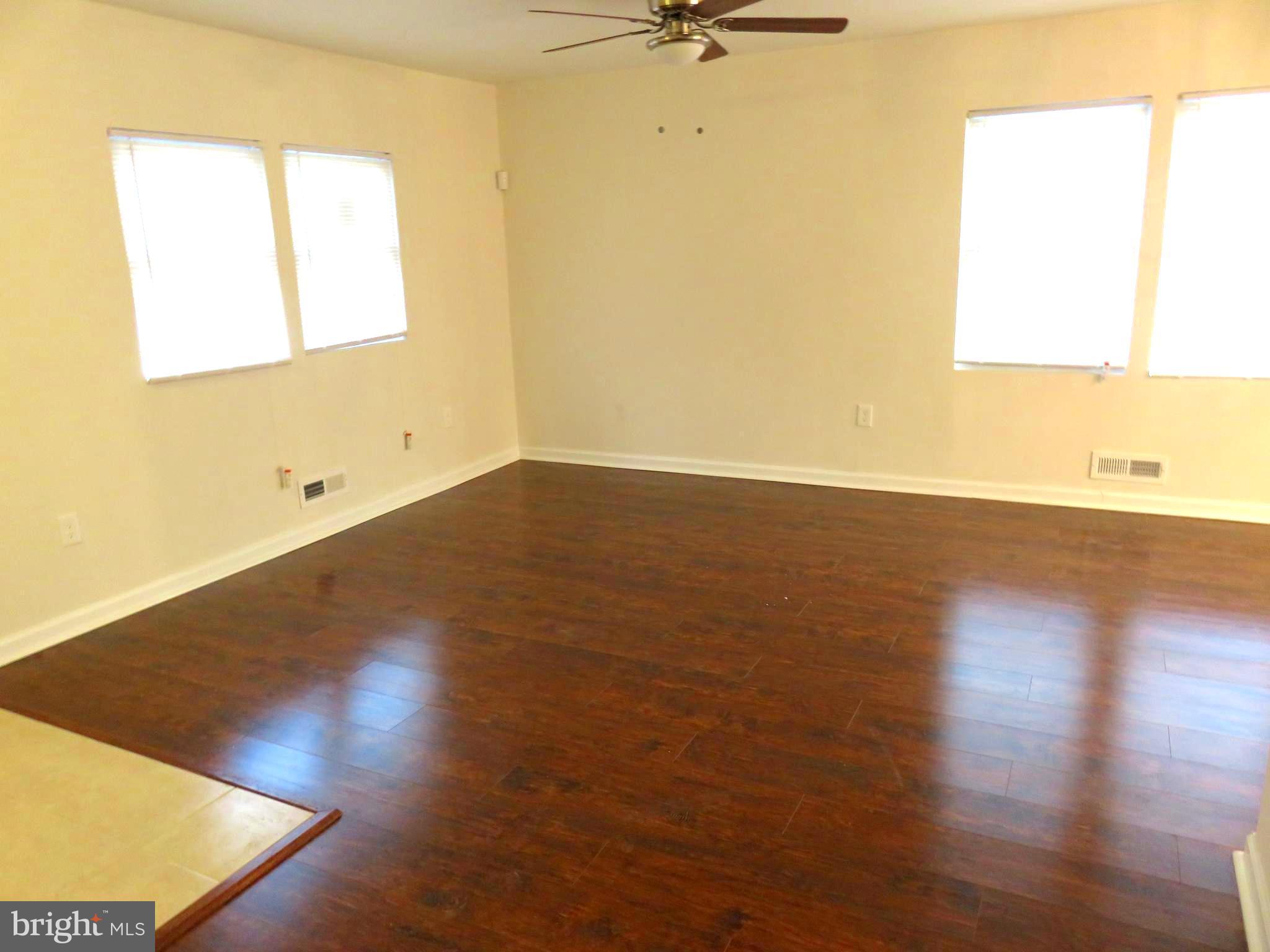 6717 Brompton Road Baltimore, MD 21207 - Photo 3 of 26 Living Room