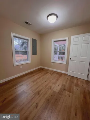 $2,400 | 2073 Warrenton Road, Fredericksburg, VA 22406