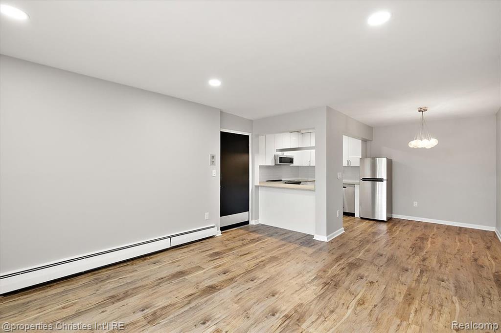 4921 Crooks Road, Unit N 3 Royal Oak, MI 48073 - Photo 5 of 17 Gallery Image 5
