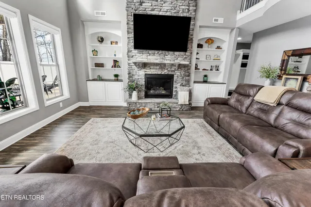 $749,500 | 807 Brookwood Lane, Maryville, TN 37801